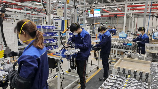 5.嘉職院智能制造學(xué)院學(xué)子通過(guò)頂崗實(shí)習(xí)助力企業(yè)復(fù)工復(fù)產(chǎn)